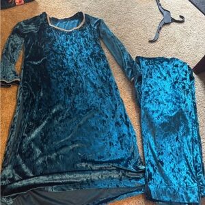 Teal Velvet Dress and Pants Set sz 40 chest
